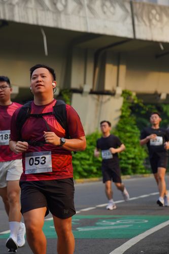 Race photo from Assurance Fun Run 2024