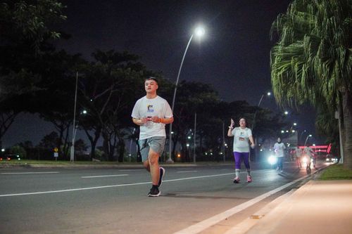 Race photo from PIK NITE RUN VIBES