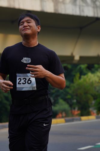 Race photo from Assurance Fun Run 2024