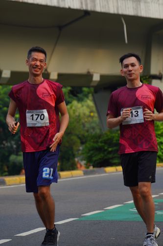 Race photo from Assurance Fun Run 2024