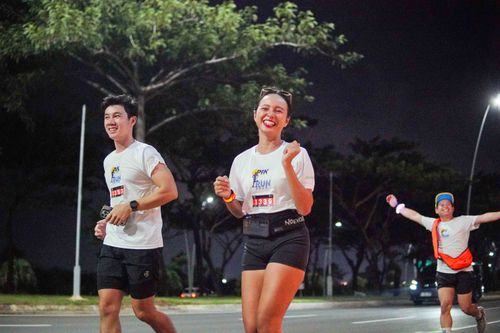 Race photo from PIK NITE RUN VIBES