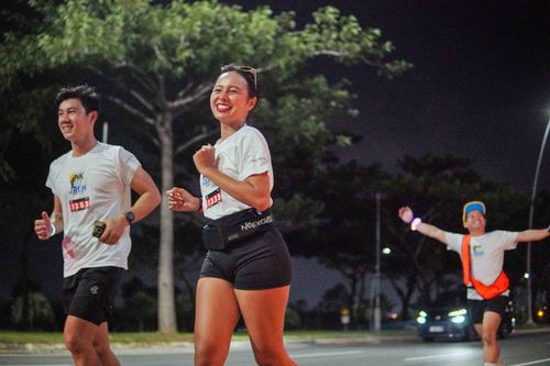 Race photo from PIK NITE RUN VIBES