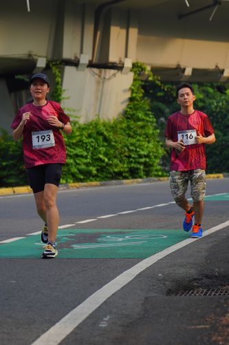 Race photo from Assurance Fun Run 2024