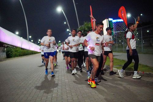 Race photo from PIK NITE RUN VIBES