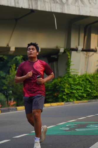 Race photo from Assurance Fun Run 2024