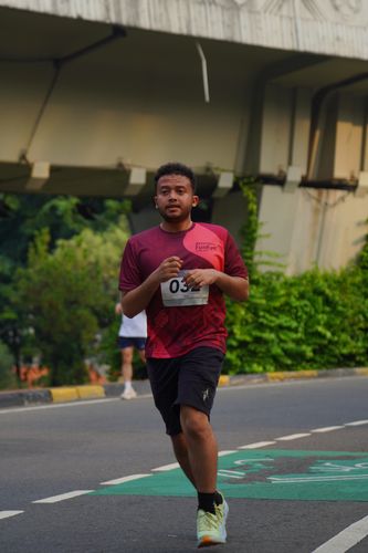 Race photo from Assurance Fun Run 2024