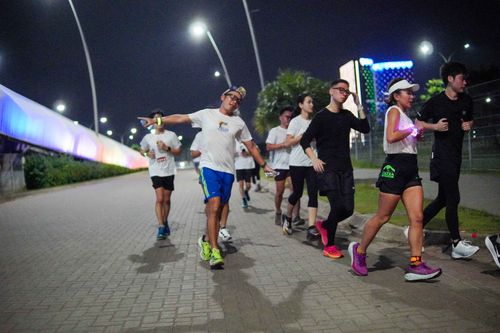 Race photo from PIK NITE RUN VIBES