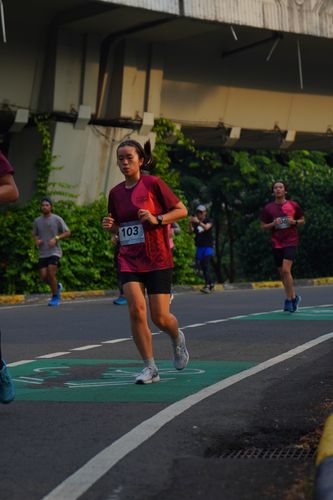 Race photo from Assurance Fun Run 2024