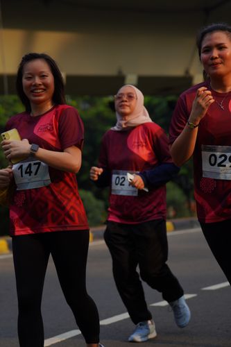 Race photo from Assurance Fun Run 2024