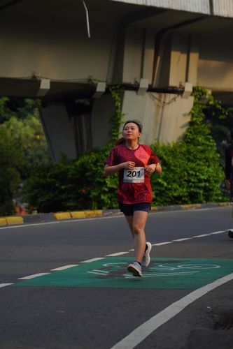 Race photo from Assurance Fun Run 2024