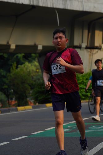 Race photo from Assurance Fun Run 2024