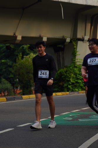 Race photo from Assurance Fun Run 2024