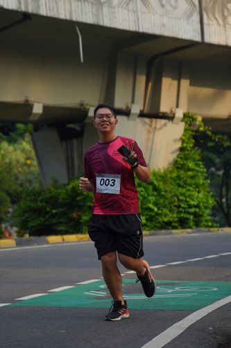 Race photo from Assurance Fun Run 2024