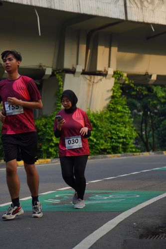 Race photo from Assurance Fun Run 2024