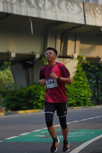 Race photo from Assurance Fun Run 2024