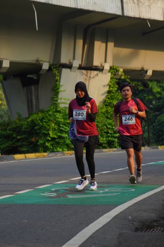 Race photo from Assurance Fun Run 2024