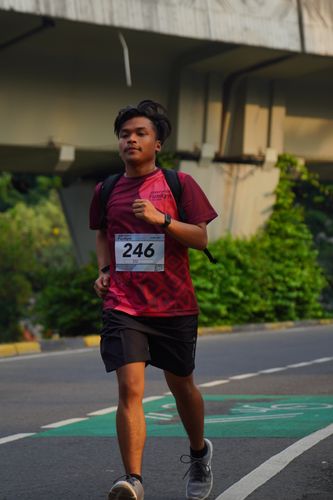 Race photo from Assurance Fun Run 2024