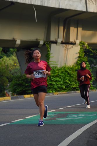 Race photo from Assurance Fun Run 2024