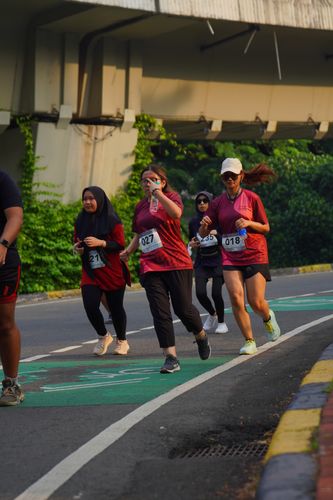 Race photo from Assurance Fun Run 2024
