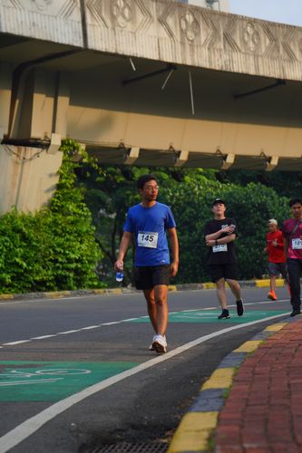 Race photo from Assurance Fun Run 2024