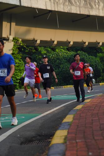 Race photo from Assurance Fun Run 2024