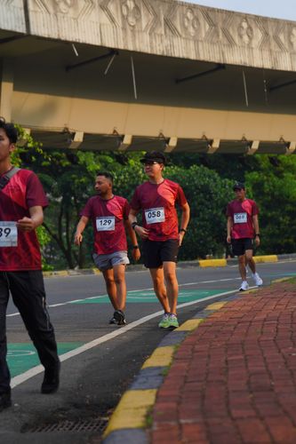 Race photo from Assurance Fun Run 2024