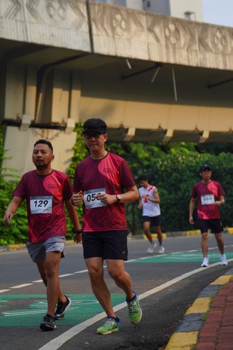 Race photo from Assurance Fun Run 2024