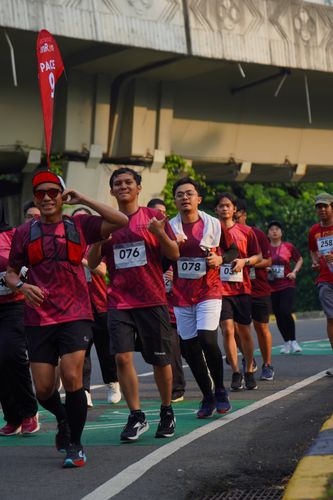 Race photo from Assurance Fun Run 2024