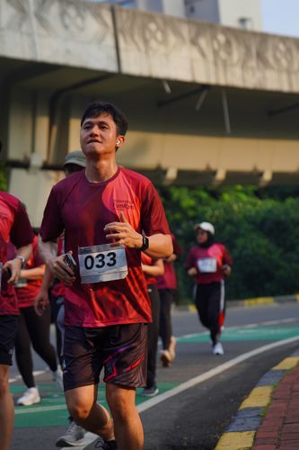 Race photo from Assurance Fun Run 2024