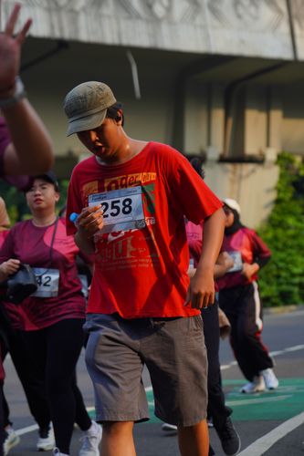 Race photo from Assurance Fun Run 2024
