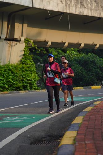 Race photo from Assurance Fun Run 2024