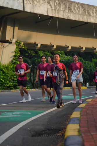 Race photo from Assurance Fun Run 2024