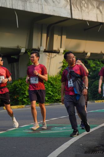 Race photo from Assurance Fun Run 2024