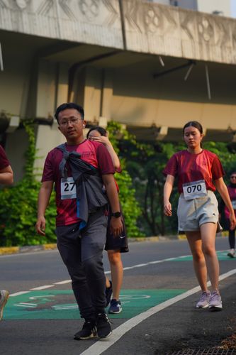 Race photo from Assurance Fun Run 2024