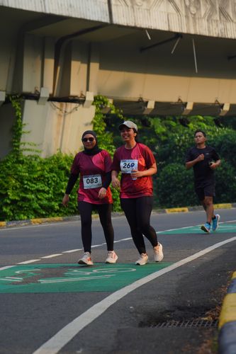 Race photo from Assurance Fun Run 2024