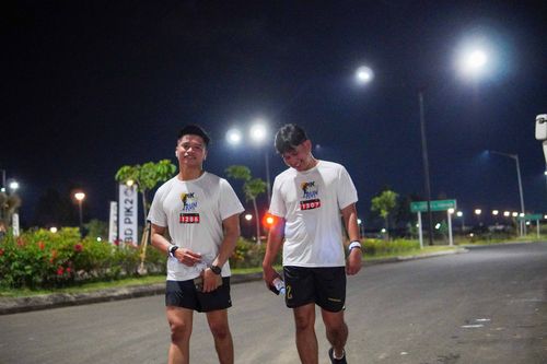 Race photo from PIK NITE RUN VIBES