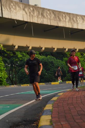 Race photo from Assurance Fun Run 2024