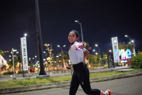 Race photo from PIK NITE RUN VIBES