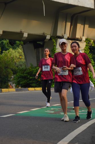 Race photo from Assurance Fun Run 2024