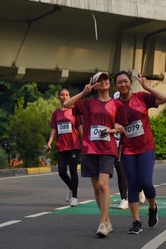 Race photo from Assurance Fun Run 2024