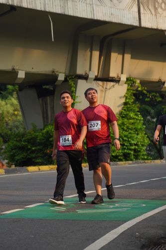 Race photo from Assurance Fun Run 2024