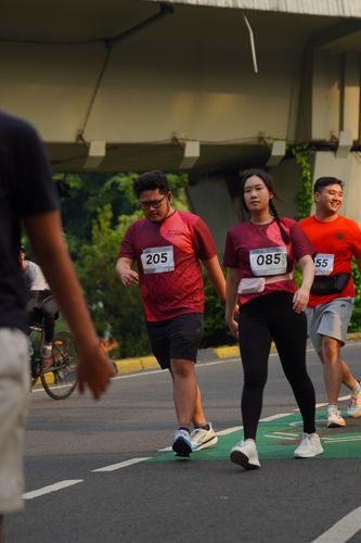 Race photo from Assurance Fun Run 2024