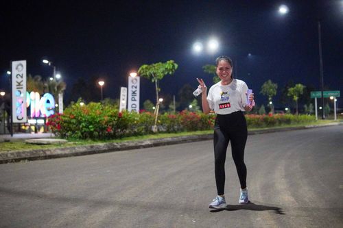 Race photo from PIK NITE RUN VIBES