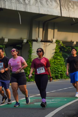 Race photo from Assurance Fun Run 2024