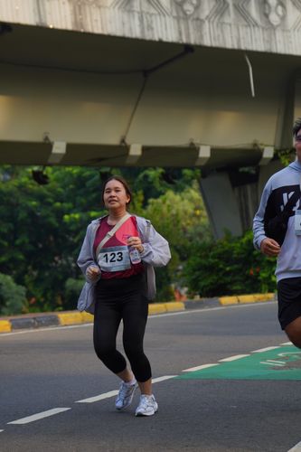 Race photo from Assurance Fun Run 2024