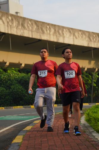 Race photo from Assurance Fun Run 2024
