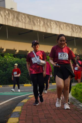 Race photo from Assurance Fun Run 2024