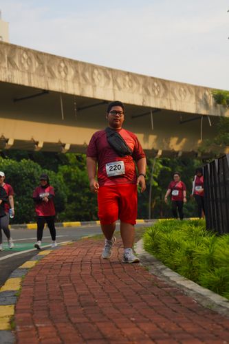 Race photo from Assurance Fun Run 2024