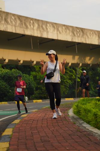 Race photo from Assurance Fun Run 2024
