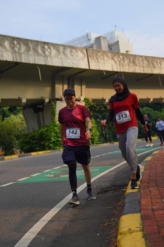Race photo from Assurance Fun Run 2024